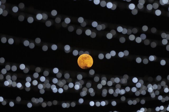 Παγωμένο φεγγάρι: Μαγικές φωτογραφίες από την Πανσέληνο του Δεκεμβρίου - ΕΠΙΣΤΗΜΗ
