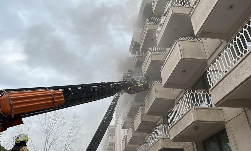 Φωτιά στο ιστορικό ξενοδοχείο Τσίραχαν της Κωνσταντινούπολης