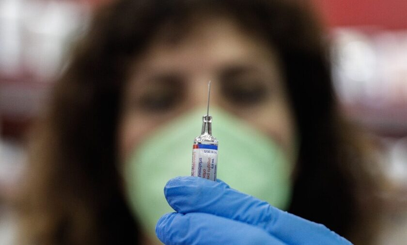 H γρίπη «σαρώνει» την Ιταλία: Πάνω από 3,5 εκατομμύρια κρούσματα