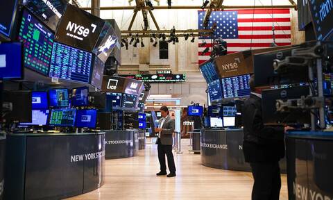 Κλείσιμο με άνοδο αλλά και επιφυλακτικότητα στη Wall Street