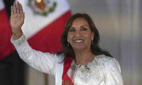 Πολιτική κρίση στο Περού: Η πρόεδρος Μπολουάρτε αρνείται να παραιτηθεί