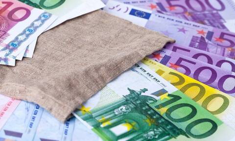 Έρχεται η Χριστουγεννιάτικη φορολοταρία που μοιράζει 1,2 εκατ ευρώ