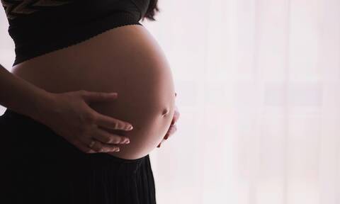 Άδεια μητρότητας: Επεκτείνεται από τους 6 στους 9 μήνες