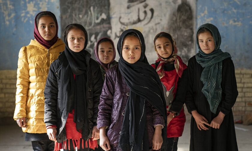 Νέο πλήγμα για τα δικαιώματα των γυναικών στο Αφγανιστάν