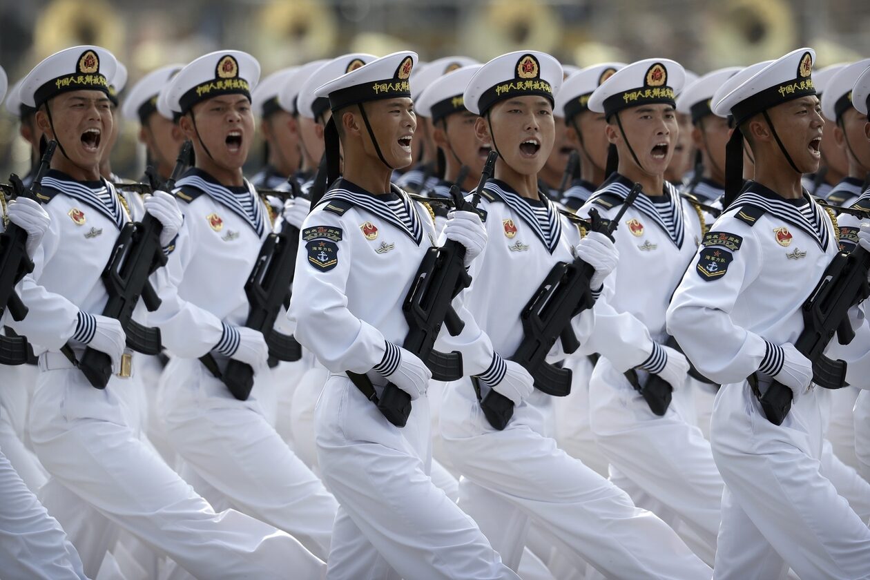 Η Κίνα προχωρά σε στρατιωτικές ασκήσεις λόγω αδιευκρίνιστης απειλής
