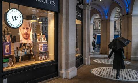 Βρετανία: Έσπασε κάθε ρεκόρ πωλήσεων η αυτοβιογραφία του πρίγκιπα Χάρι