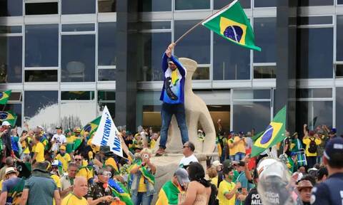 Βραζιλία: 600 μπολσοναριστές ελεύθεροι για «ανθρωπιστικούς λόγους»