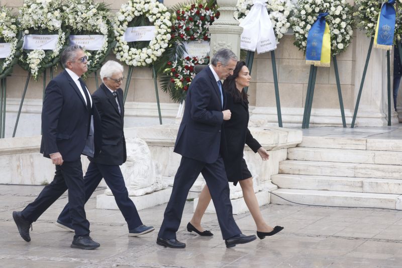  Live η κηδεία του τέως βασιλιά Κωνσταντίνου - Φρούριο η Αθήνα Samaras-tews