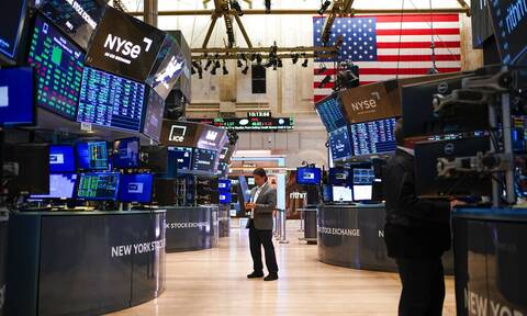 Κλείσιμο χωρίς κατεύθυνση στη Wall Street – Σημαντικές απώλειες για Dow Jones