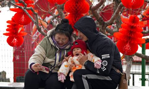 Kίνα: Φιμώνει το ίντερνετ που «βράζει» λόγω κορονοϊού - Φόβοι για 600 χιλιάδες νεκρούς