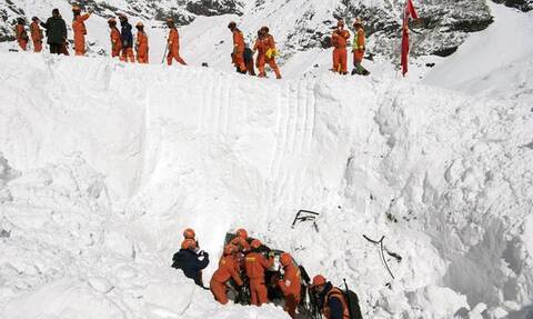 Κίνα: 28 νεκροί από τη χιονοστιβάδα στο Θιβέτ