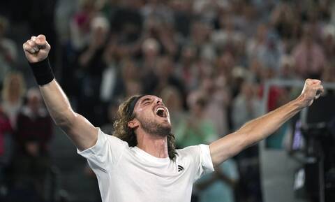 Στέφανος Τσιτσιπάς: Στα προημιτελικά του Australian Open μετά από νίκη – θρίλερ