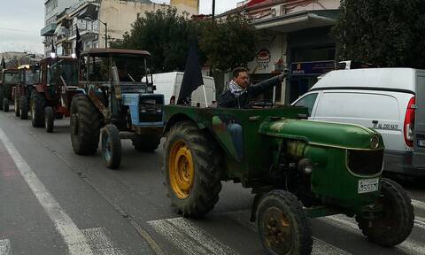 Τα τρακτέρ βγήκαν στους δρόμους - Αγροτικό συλλαλητήριο στα Τρίκαλα