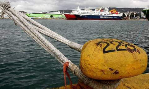 Απεργία ΠΝΟ: Δεμένα τα πλοία στα λιμάνια 8 και 9 Φεβρουαρίου