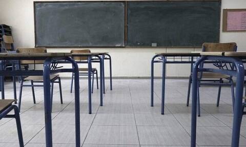 Νέα Ιωνία: 20 εξωσχολικοί επιτέθηκαν με μαχαίρια σε μαθητή – Φόβοι για βεντέτα