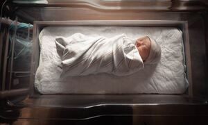 Δεν γνώριζε ότι ήταν έγκυος η 22χρονη που γέννησε δίδυμα στην τουαλέτα του νοσοκομείου