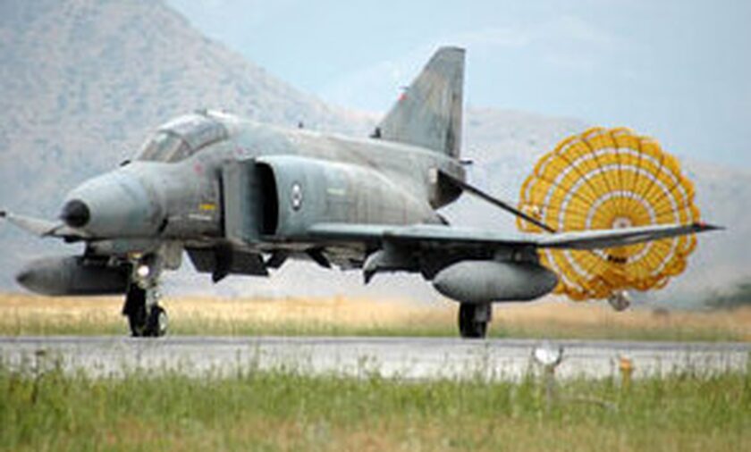 Πτώση F-4 στην Ανδραβίδα: «Υπήρξε τεχνική βλάβη» εκτιμά αντιπτέραρχος ε.α.