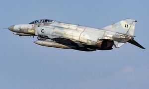 Πτώση F-4 Phantom: Στο «κόκκινο» η αγωνία για τους πιλότους – Βγάζουν συντρίμμια από τη θάλασσα