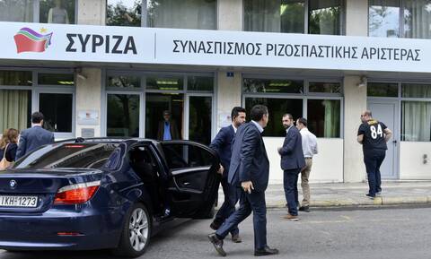 ΣΥΡΙΖΑ: «Περιμένουμε απαντήσεις για τη Greek Mafia στην ΕΛ.ΑΣ και την παραίτηση Θεοδωρικάκου»