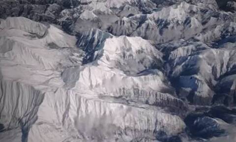 Δορυφορική πτήση στη χιονισμένη Πίνδο από την Τύμφη ως τα Τζουμέρκα