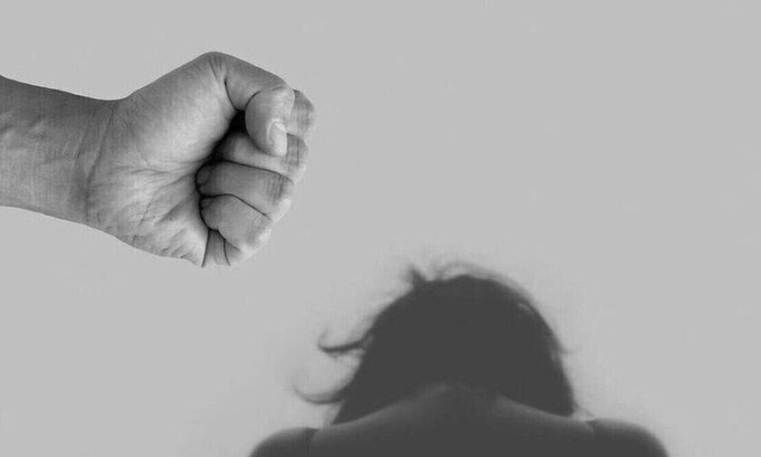 Περιστατικό ενδοοικογενειακής βίας στο Βόλο: 46χρονος χτύπησε τη σύζυγό του μπροστά στα παιδιά τους