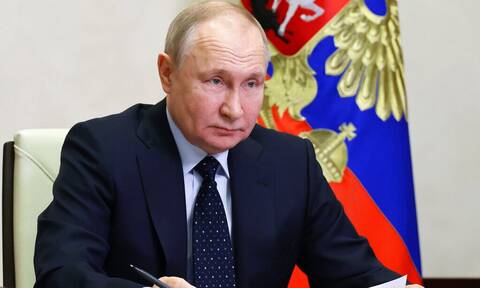 Ολάντ στο Politico: Ο Πούτιν δεν είναι τρελός, αλλά ριζοσπαστικά ορθολογικός