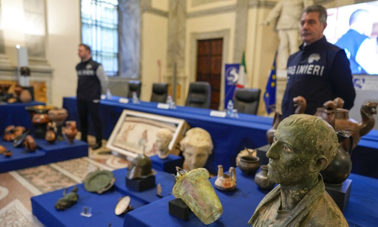 ΗΠΑ: Δικαστήριο της Ν.Υόρκης επέστρεψε στην Ιταλία 14 λεηλατημένα έργα της αρχαιότητας 