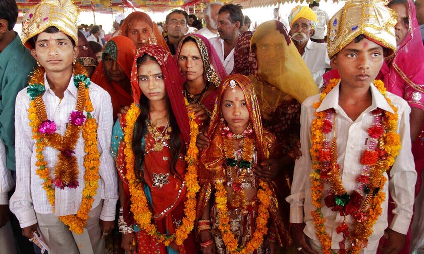 Oι αρχές στην Ινδία προσπαθούν να σταματήσουν τους γάμους ανηλίκων