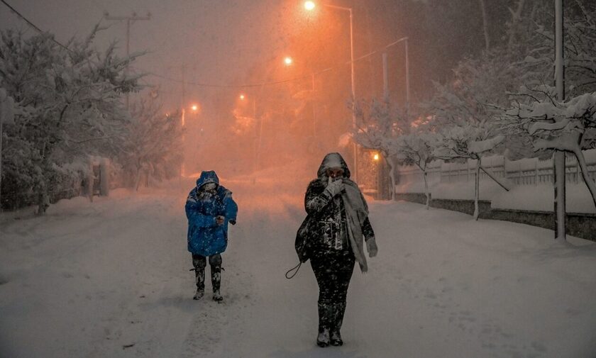 Κακοκαιρία Μπάρμπαρα: Έφτασε στην Αττική - Τα πρώτα χιόνια στα Βίλια