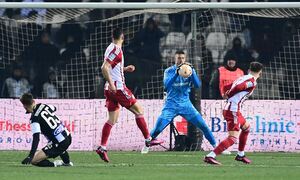 Super League, Ολυμπιακός - ΠΑΟΚ 0-0: Ο Πασχαλάκης τον κράτησε όρθιο στην Τούμπα!