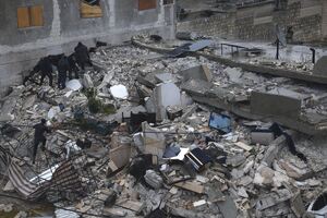 Σεισμός στην Τουρκία: Περισσότεροι από 360 οι νεκροί - Σκηνές χάους στη Συρία