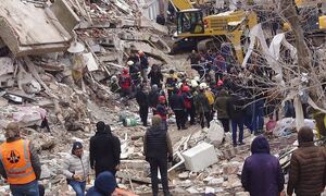 Νέος σεισμός 7,6 Ρίχτερ στην Τουρκία - Φόβοι ακόμη για 10.000 νεκρούς