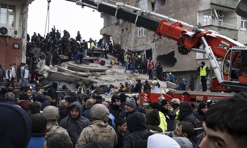 Σεισμός στην Τουρκία: Ανασύρθηκαν ζωντανοί δύο παίκτες της Χατάισπορ - Αγνοούνται δύο μέλη