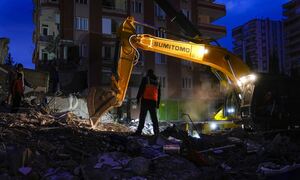 Σεισμός στην Τουρκία: Τρομάζουν οι εκτιμήσεις για τους νεκρούς - Μετακινήθηκε νοτιοδυτικά η χώρα