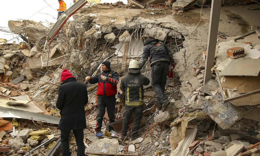 Σεισμός στην Τουρκία: Οργή και απόγνωση καθώς «τελειώνει» ο χρόνος - Περισσότεροι απο 8700 οι νεκροί