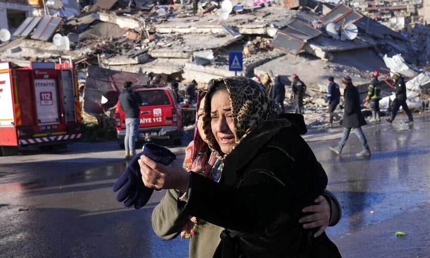 Θλίψη, πόνος και οργή την επόμενη ημέρα του σεισμού στην Τουρκία