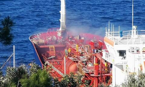 Λήξη συναγερμού στη Σάμου: Κατασβέσθη η πυρκαγιά που εκδηλώθηκε σε δεξαμενόπλοιο