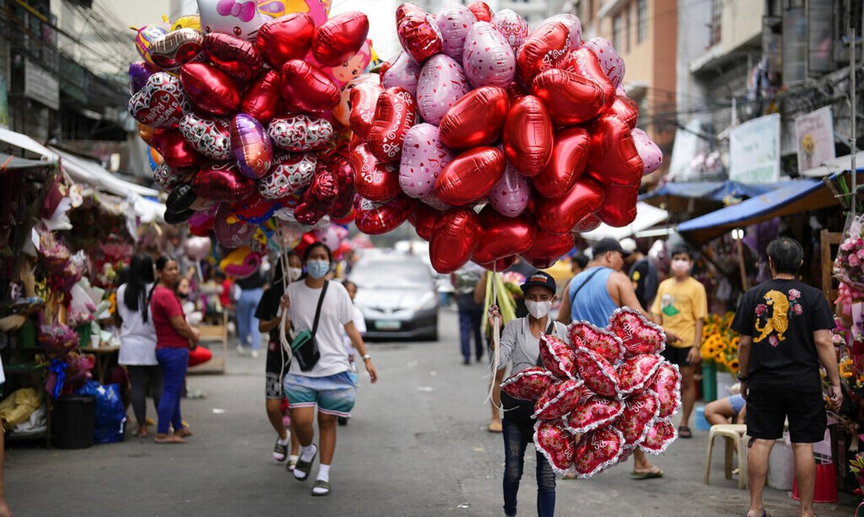 Άγιος Βαλεντίνος: Έρωτας στα χρόνια... του πληθωρισμού - Με περικοπές φέτος η γιορτή