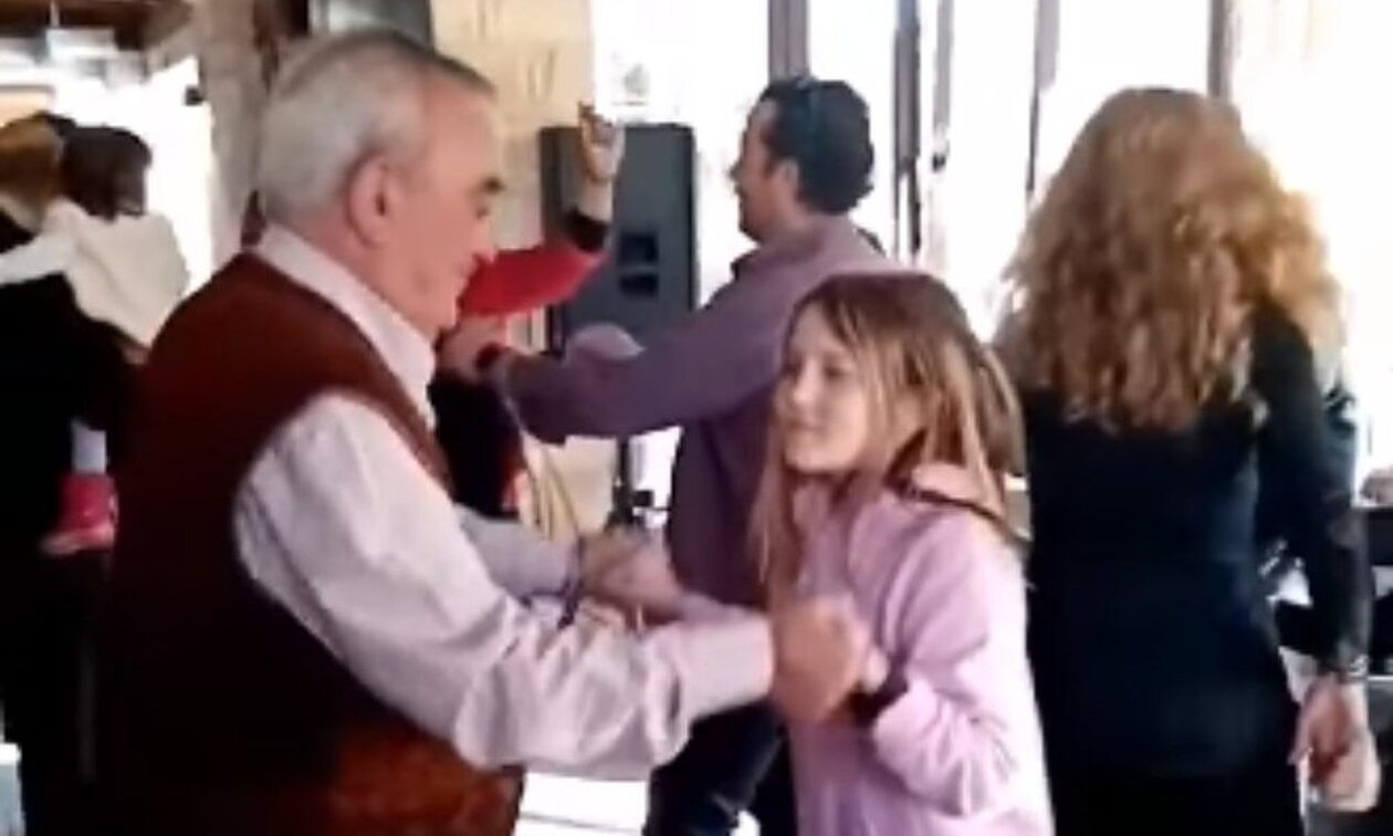 Ρεθυμνιώτης παππούς χορεύει σούστα με την εγγονή και… λιώνει