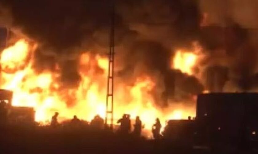 Συναγερμός σήμανε την Κυριακή 27 Φεβρουαρίου στην Τουρκία έπειτα από πυρκαγιά που ξέσπασε σε εργοστά