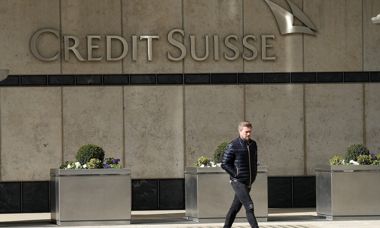 Πυρετός διαβουλεύσεων για την Credit Suisse: Η συμφωνία «σωσίβιο» για την εξαγορά της από τη UBS