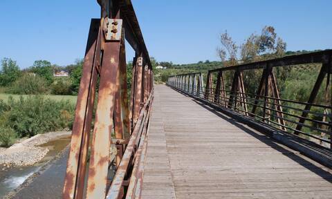 Xανιά: «Τρέχουν» οι διαδικασίες ανάδειξης της ιστορικής μεταλλικής γέφυρας στον ποταμό Ταυρωνίτη