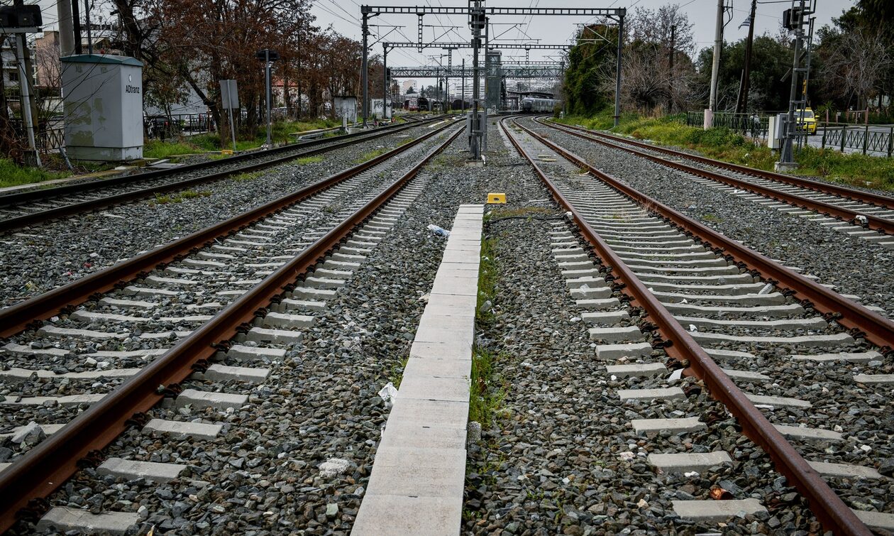 Δρομολόγια τρένων: Στις ράγες ξανά τα τρένα - Ξεκίνησε ο προαστιακός