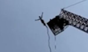 Τουρίστας κάνει bungee jumping και κόβεται το σχοινί - Σοκαριστικό βίντεο από την πτώση