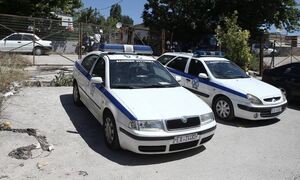 Θεσσαλονίκη: Γυναίκα απειλεί να πέσει από ταράτσα πολυκατοικίας