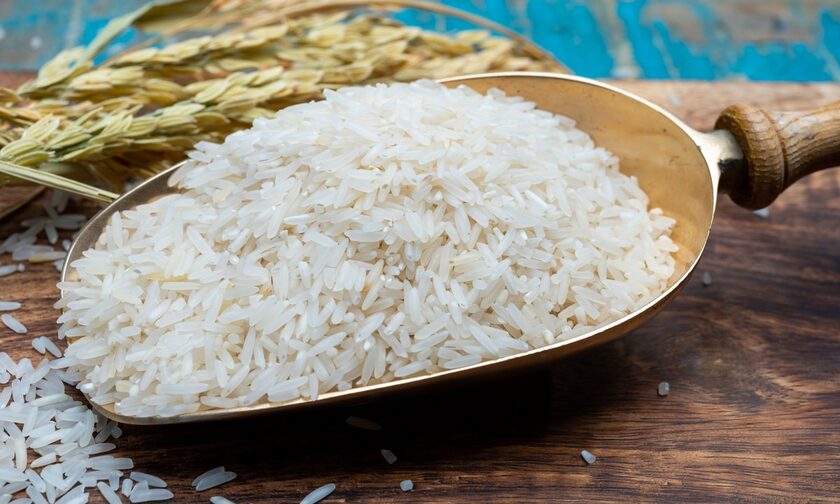 Πώς λίγο ρύζι μπορεί να απαλύνει τον πόνο που νιώθετε στην πλάτη