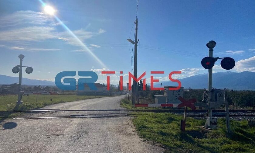 Σέρρες: Κατεβασμένες οι μπάρες σε σιδηροδρομική διάβαση - Άφαντο το τρένο