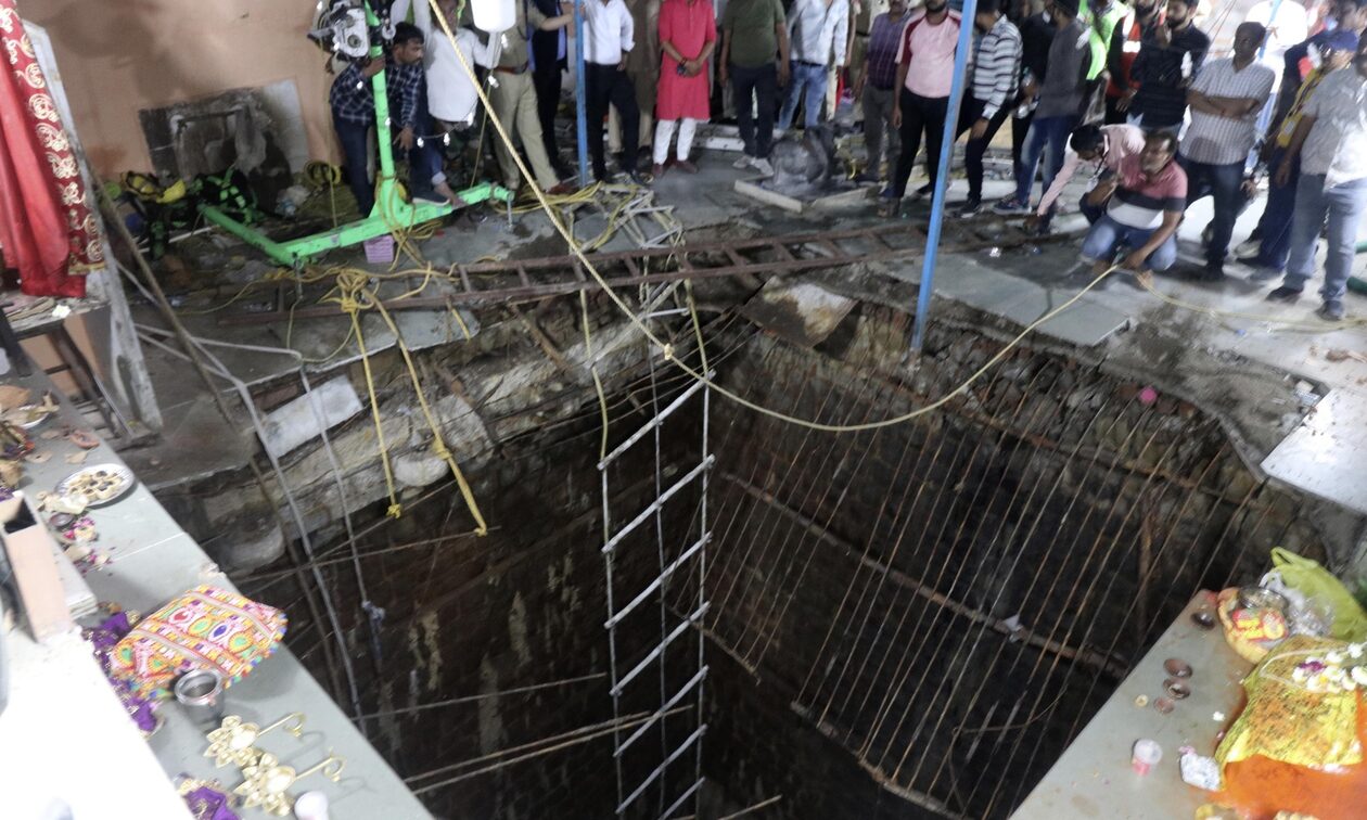 Ινδία: Τουλάχιστον 13 νεκροί από κατάρρευση πατώματος ενός ινδουιστικού ναού