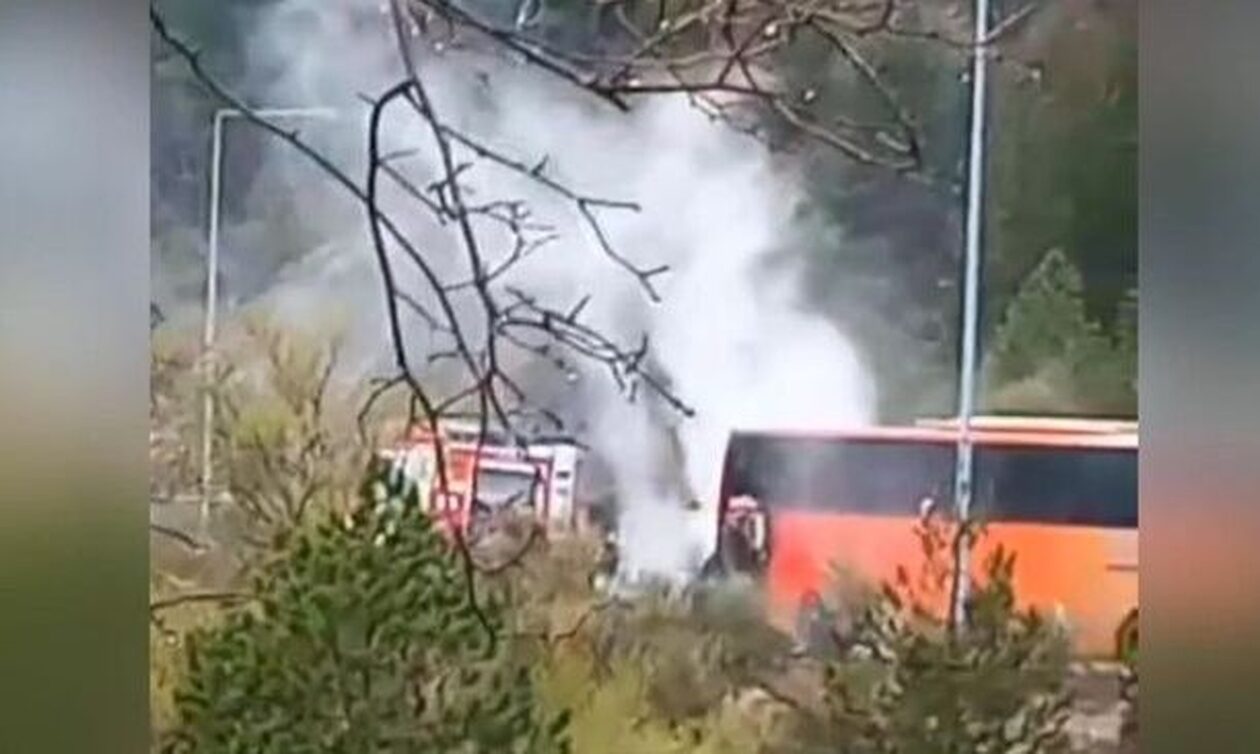 Μέτσοβο: Φωτιά σε λεωφορείο με 52 μαθητές – «Μαμά πήρε φωτιά το λεωφορείο», είπε μητέρα μαθητή