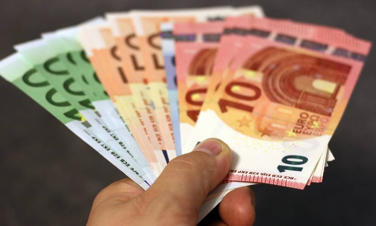 ΔΥΠΑ: 1.713 δικαιούχοι έλαβαν το «μπόνους» των 300 ευρώ